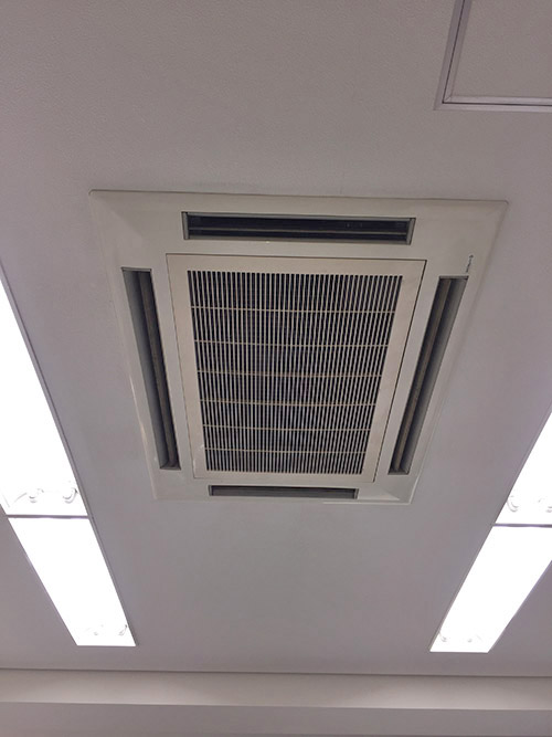東京都港区のテナントビルにて日立製天井カセット形4方向エアコンの入替え工事【業務用エアコン】 | エアコン買うならエアコンランド
