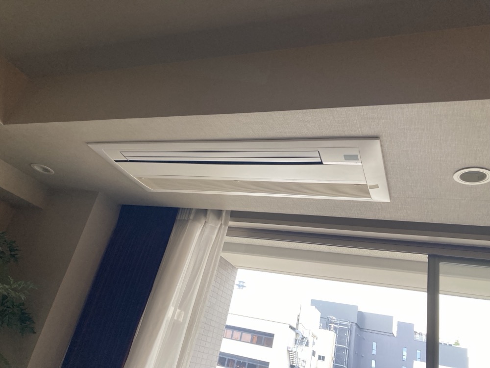 別の部屋に設置されていた既設の天井埋込カセット形室内機