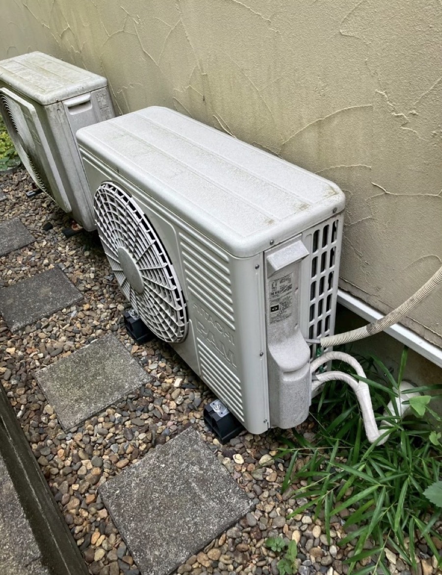 交換前の室外機と設置状況
