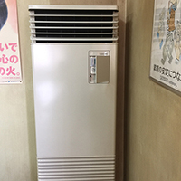 東京都文京区の店舗にて床置形エアコンの入替え【業務用エアコン】