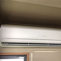 東京都大田区の工場にて壁掛形エアコンの入替え工事【パッケージエアコン】