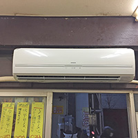 世田谷区・飲食店に設置のお客様【業務用エアコン】