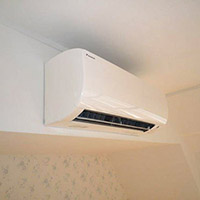 東京都新宿区の住居ビルにて壁掛形エアコンの入替え工事【ルームエアコン】