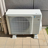 東京都世田谷区の一戸建てにてダイキン製天カセ１方向の入替え工事【ハウジングエアコン】