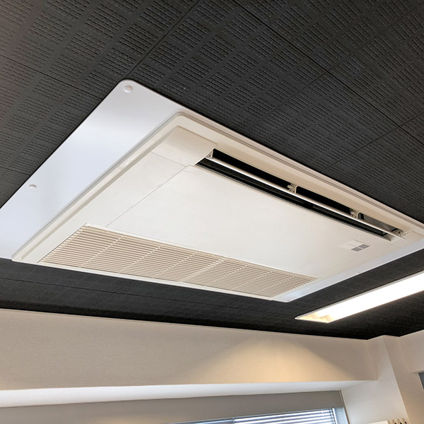 東京都新宿区の事務所にて東芝製天井埋込形エアコンの入替え工事【業務用エアコン】