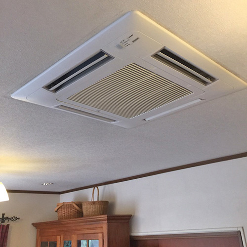 埼玉県川口市の一戸建てにて天井カセット形ラウンドフローの入替え工事【業務用エアコン】