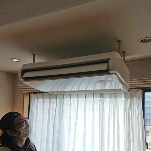 東京都江戸川区のマンションにてダイキン製天吊1方向エアコン入替え工事【業務用エアコン】