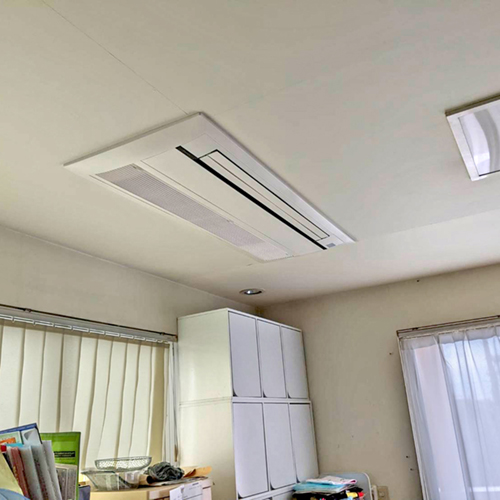 東京都杉並区の一戸建てにて天井カセット形シングルフロータイプの入替え工事【ハウジングエアコン】