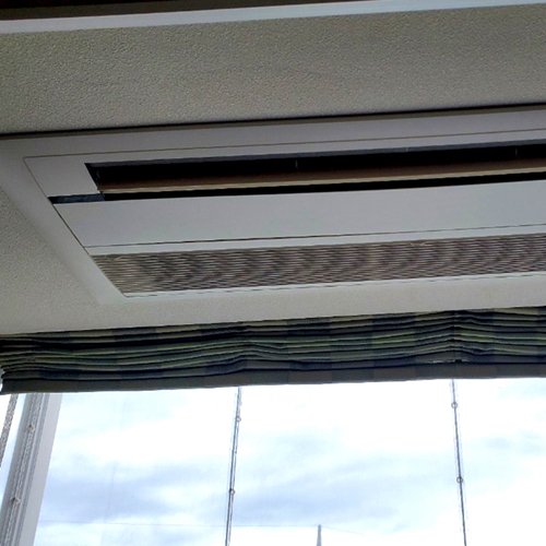 東京都世田谷区のマンションにて天井カセット形シングルフロータイプの入替え工事【ハウジングエアコン】