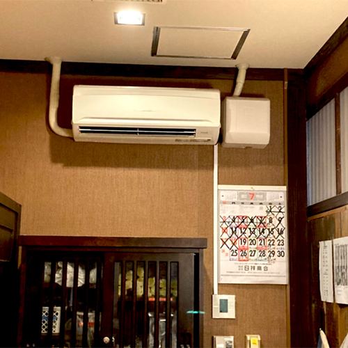 東京都足立区の温泉施設にてダイキン製壁掛形エアコンの新規設置工事【業務用エアコン】