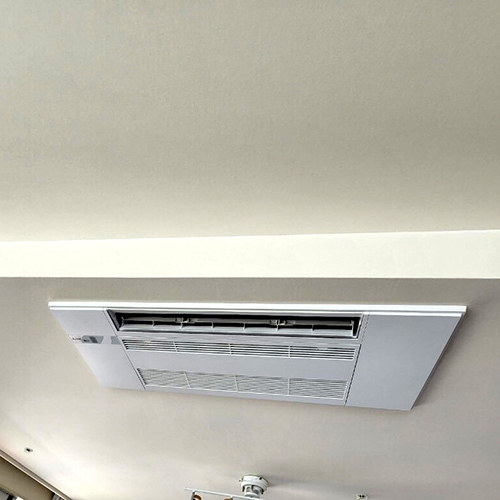 東京都世田谷区のマンションにて三菱電機製天井カセット形シングルフローの入替え工事【ハウジングエアコン】