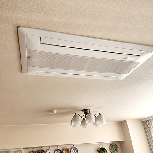 東京都杉並区のマンションにてダイキン製天井カセット形シングルフローおよびダブルフローマルチタイプの入替え工事【ハウジングエアコン】