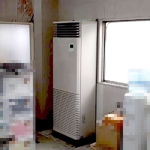 東京都大田区の倉庫にて東芝製床置きタイプの入替え工事【業務用エアコン】