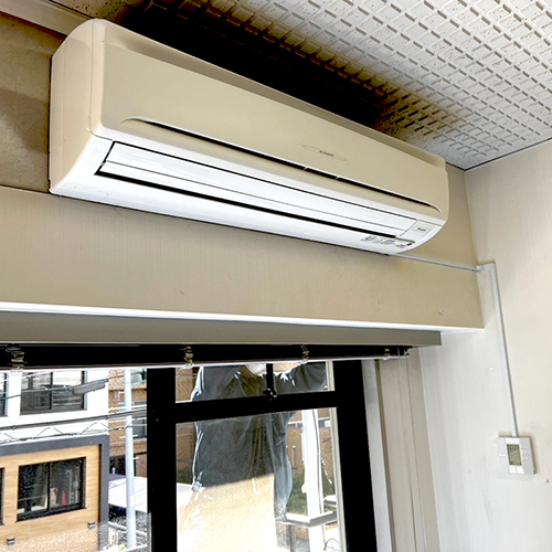 東京都板橋区の事務所にてダイキン製壁掛形エアコンの入替え工事【業務用エアコン】