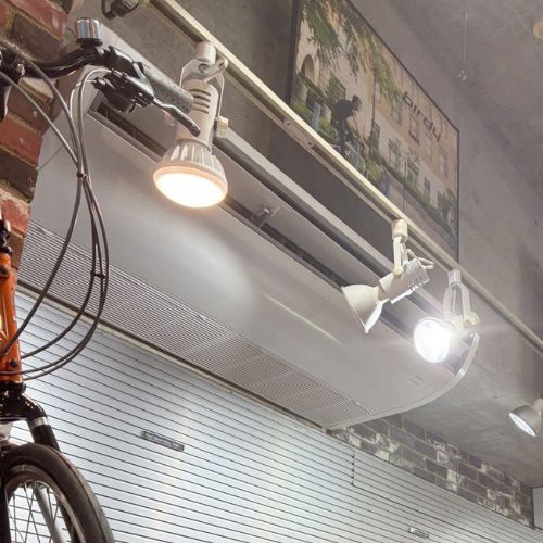 神奈川県横浜市中区の自転車ショップにて東芝製業務用エアコンの入替え工事【業務用エアコン】